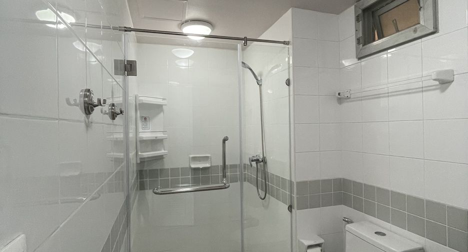 For sale and for rent 1 bed condo in Watthana, Bangkok