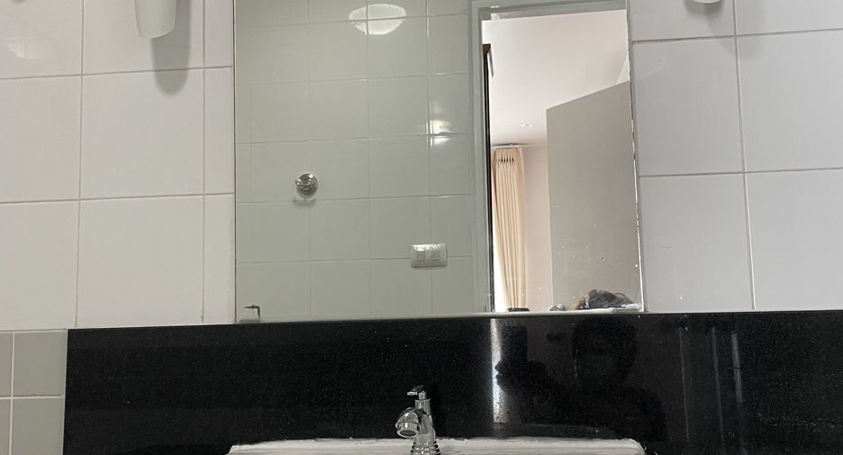 For sale and for rent 1 bed condo in Watthana, Bangkok