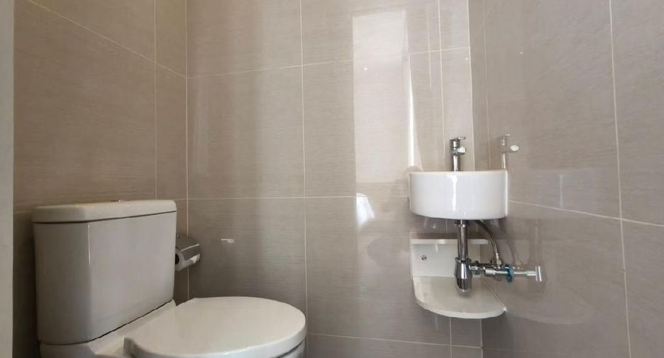 For rent studio condo in Khlong Toei, Bangkok