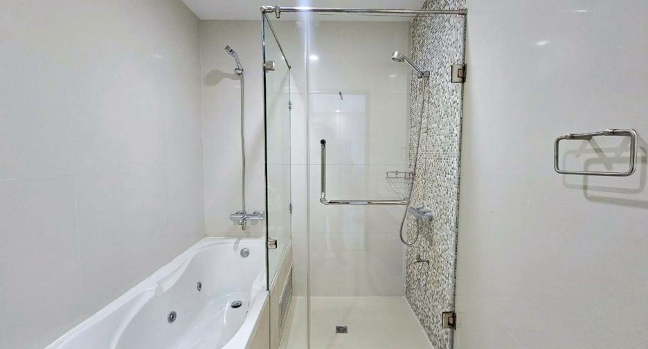 For rent 1 bed condo in Pathum Wan, Bangkok