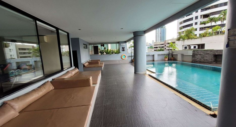 For rent 3 bedrooms condo in Watthana, Bangkok