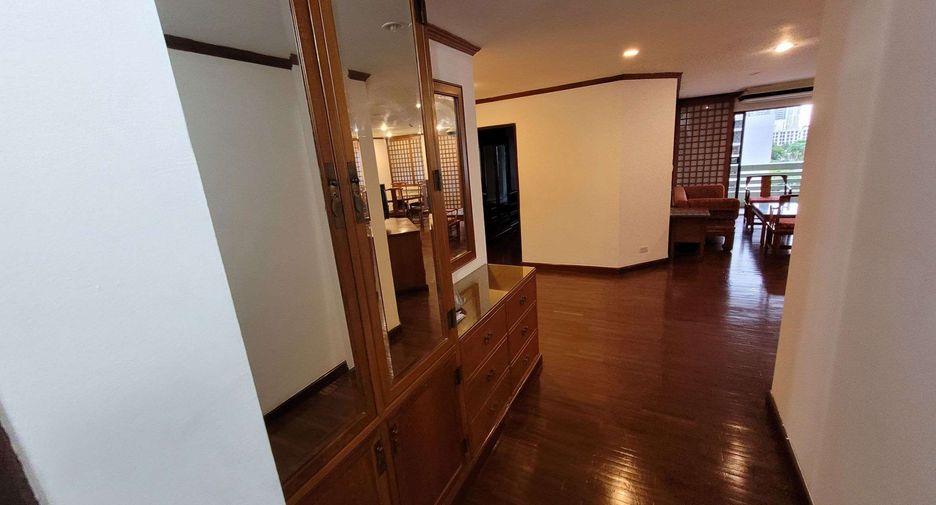 For rent 3 bedrooms condo in Watthana, Bangkok