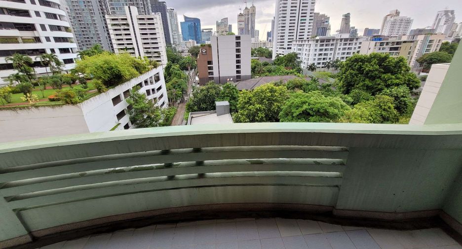 For rent 3 bedrooms condo in Watthana, Bangkok