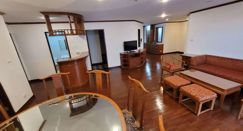 For rent 3 bedrooms condo in Watthana, Bangkok