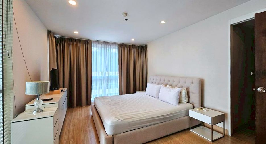 For rent 2 bedrooms condo in Pathum Wan, Bangkok