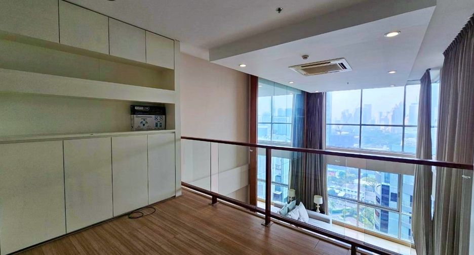 For rent 2 bedrooms condo in Pathum Wan, Bangkok