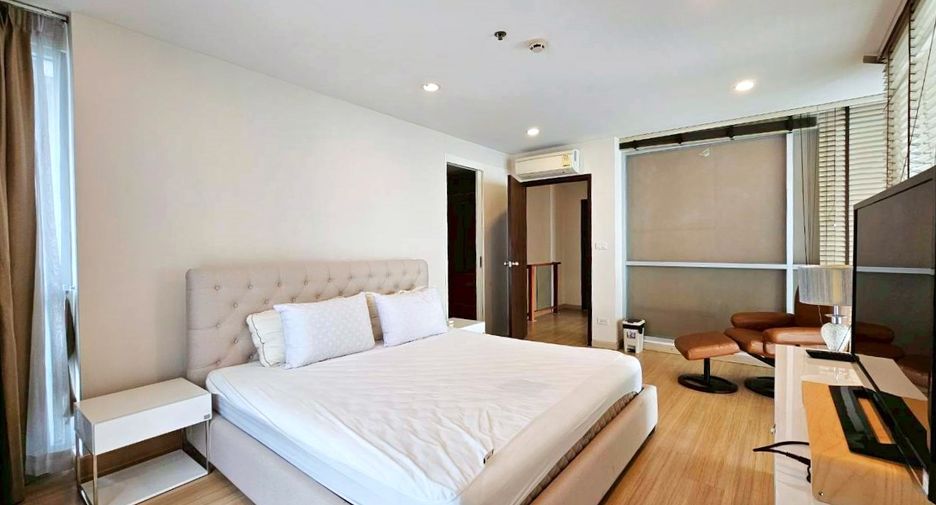 For rent 2 bedrooms condo in Pathum Wan, Bangkok