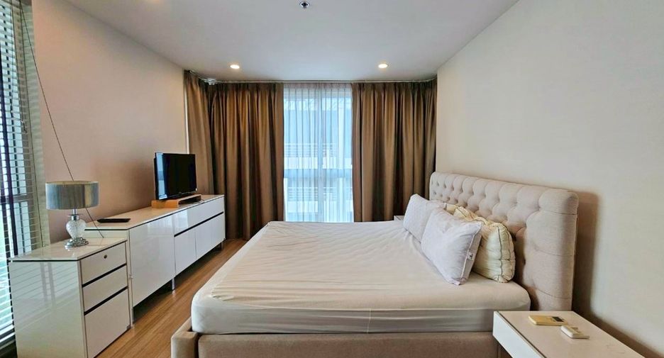 For rent 2 bedrooms condo in Pathum Wan, Bangkok