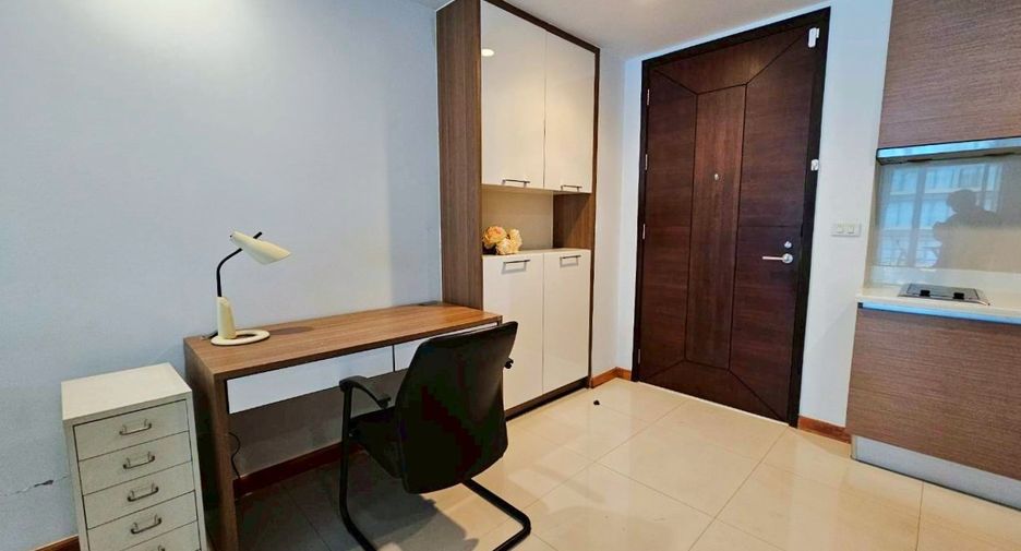 For rent 1 bed condo in Pathum Wan, Bangkok