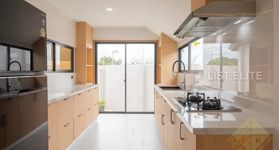 For rent 4 bedrooms house in Bang Lamung, Chonburi