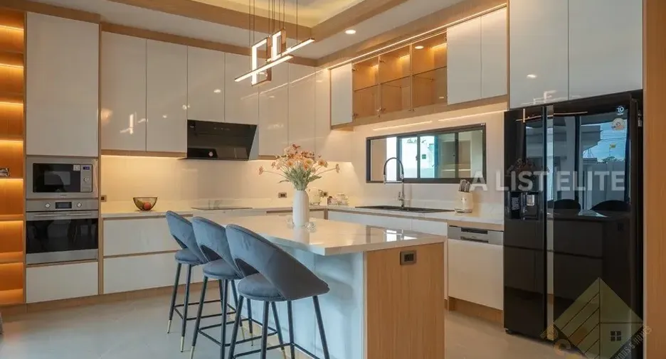 For rent 4 bedrooms house in Bang Lamung, Chonburi