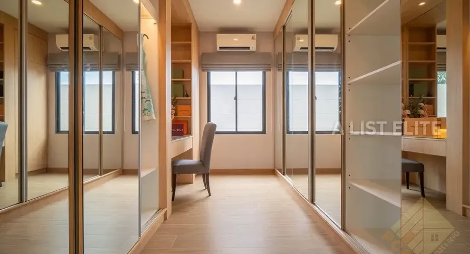 For rent 4 bedrooms house in Bang Lamung, Chonburi