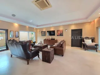 À louer 4 chambres maison à Bang Lamung, Chonburi