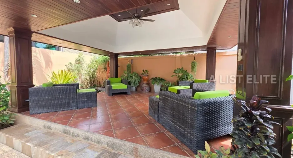 For rent 4 bedrooms house in Bang Lamung, Chonburi
