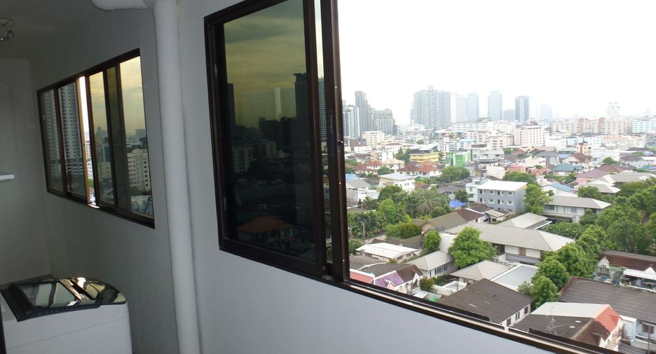 For sale and for rent 1 bed condo in Huai Khwang, Bangkok
