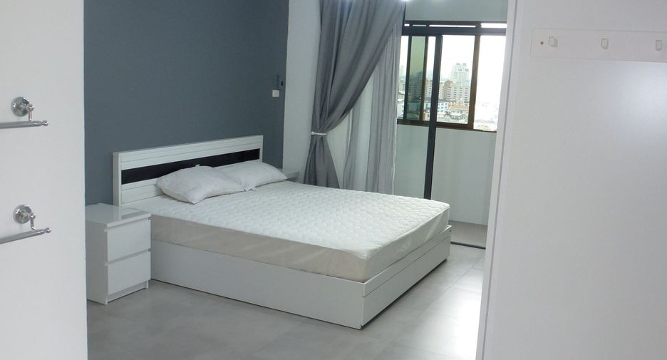 For sale and for rent 1 bed condo in Huai Khwang, Bangkok