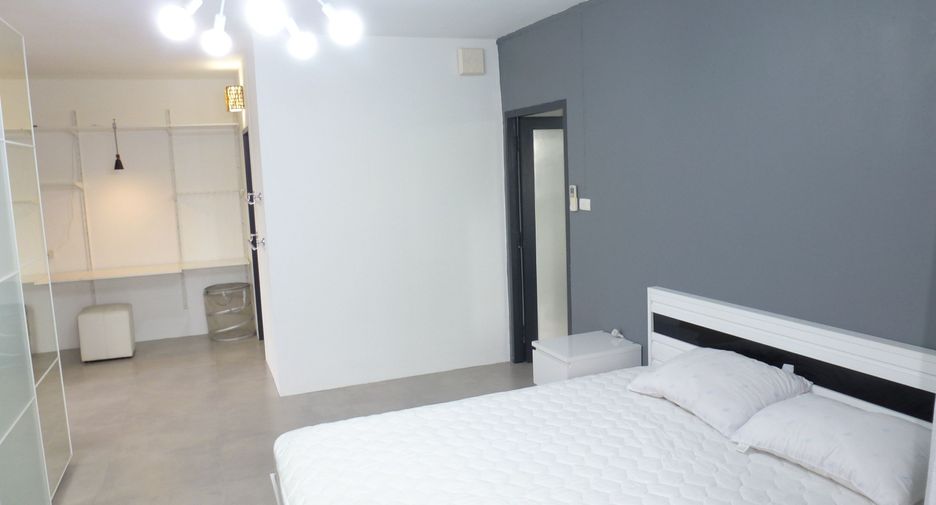 For sale and for rent 1 bed condo in Huai Khwang, Bangkok
