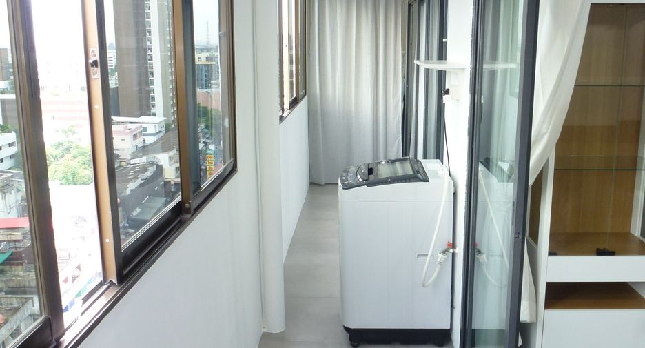 For sale and for rent 1 bed condo in Huai Khwang, Bangkok