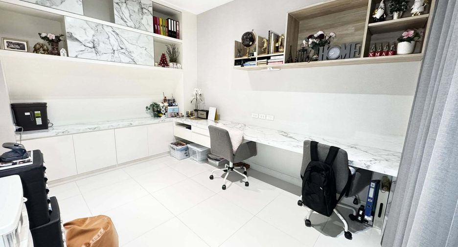 For rent 4 bedrooms house in Saphan Sung, Bangkok