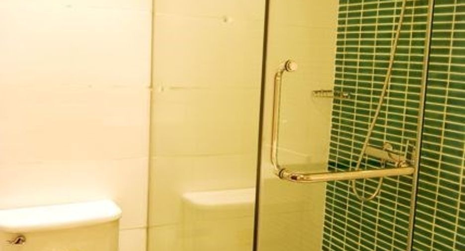 Haus zur Miete mit 4 Zimmer in Khlong Toei, Bangkok