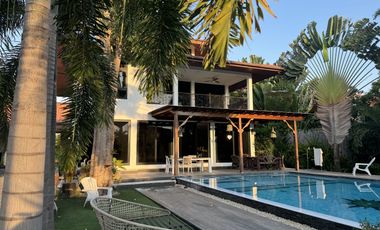 Villa en venta y en alquiler de 4 habitaciones en Bang Lamung, Chonburi