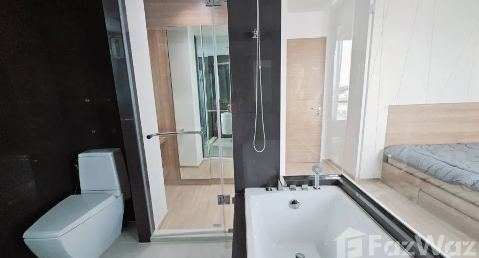 For rent 2 bedrooms condo in Phaya Thai, Bangkok