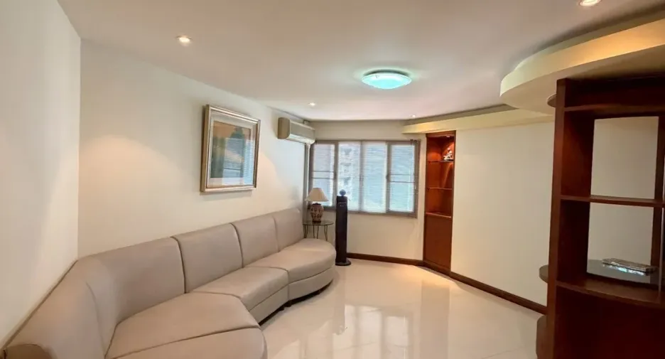 For sale and for rent 2 bedrooms condo in Yan Nawa, Bangkok