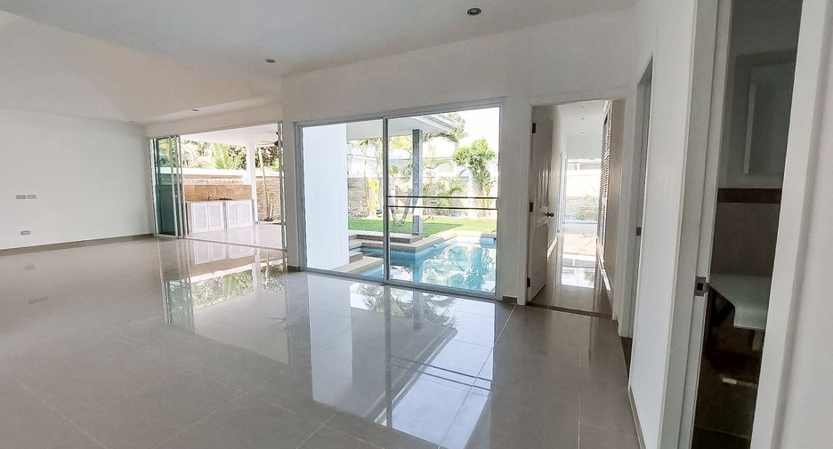 For sale 3 bedrooms house in Bang Lamung, Chonburi