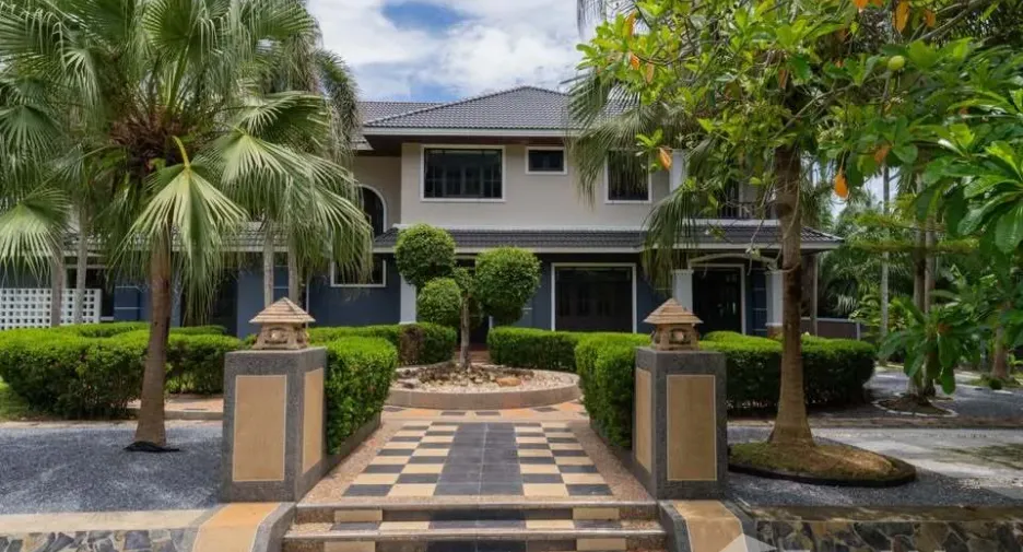 Villa en venta y en alquiler de 7 habitaciones en Mueang Krabi, Krabi