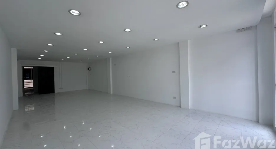 For rent 4 bedrooms retail Space in Kathu, Phuket