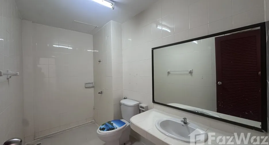 For rent 4 bedrooms retail Space in Kathu, Phuket