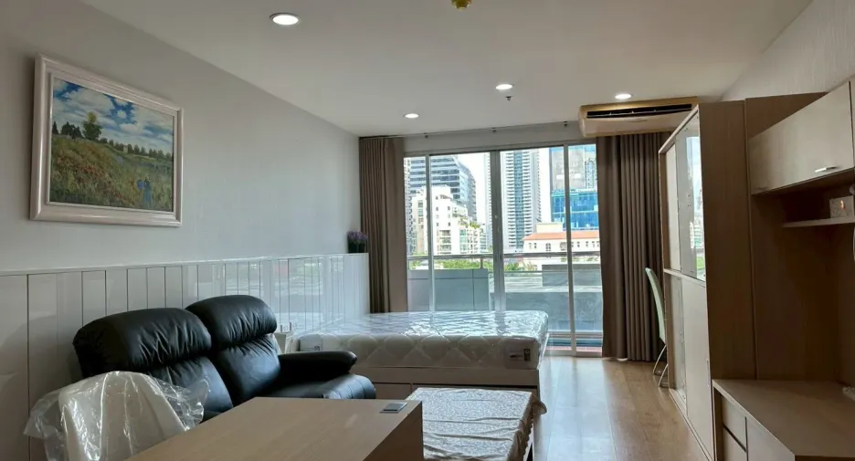 For rent studio condo in Bang Rak, Bangkok