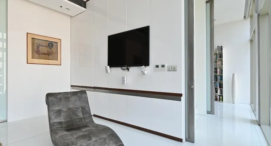 For sale 3 bedrooms condo in Sathon, Bangkok