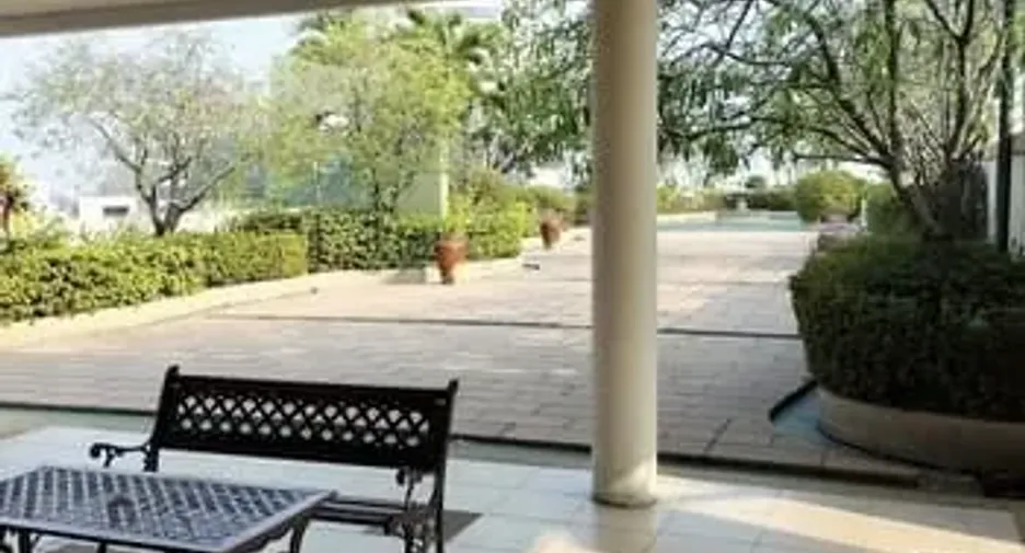 For sale and for rent 3 bedrooms condo in Yan Nawa, Bangkok
