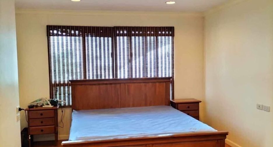 For sale and for rent 3 bedrooms condo in Yan Nawa, Bangkok