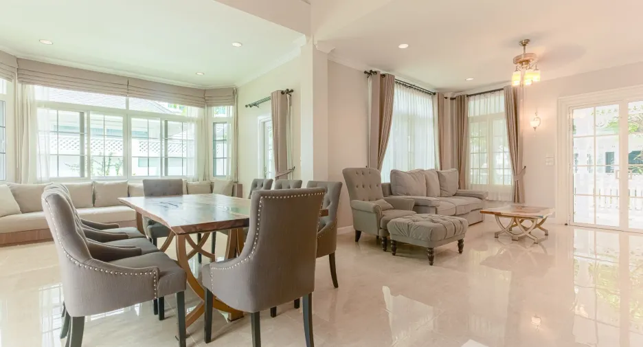 Casa en alquiler de 4 habitaciones en Bang Na, Bangkok