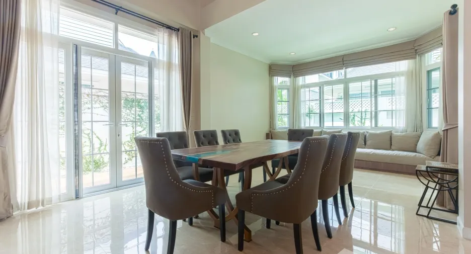 Casa en alquiler de 4 habitaciones en Bang Na, Bangkok