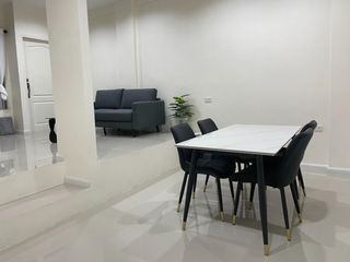 For rent 3 ベッドルーム townhouse in Bang Na, Bangkok