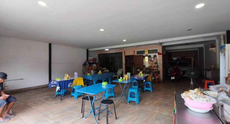 Local comercial en venta de 3 habitaciones en Huai Khwang, Bangkok