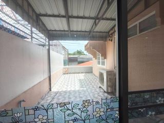 Local comercial en venta de 3 habitaciones en Huai Khwang, Bangkok