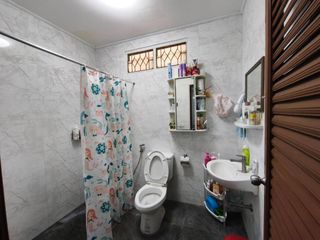 Local comercial en venta de 3 habitaciones en Huai Khwang, Bangkok