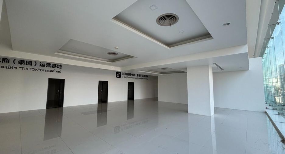For rent office in Huai Khwang, Bangkok