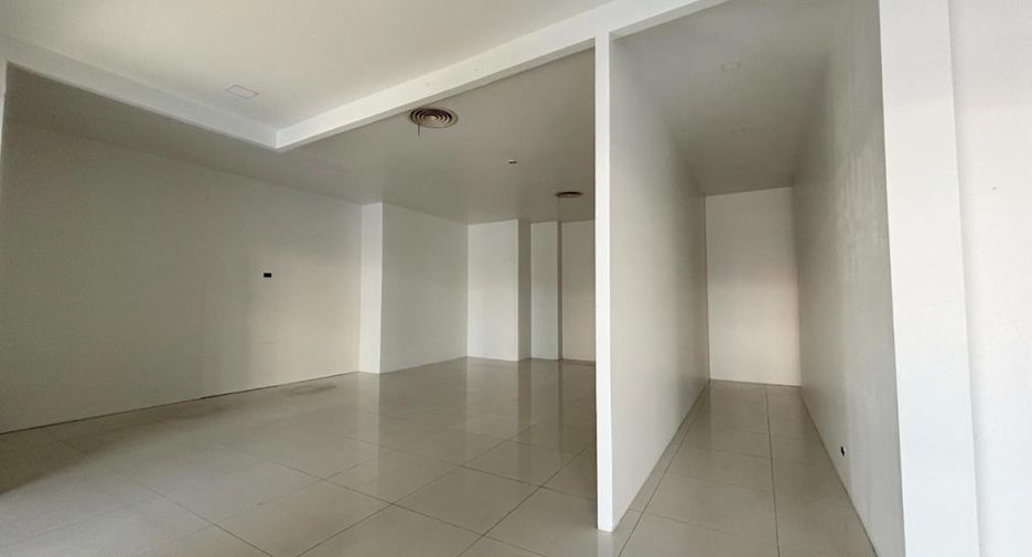 For rent office in Huai Khwang, Bangkok