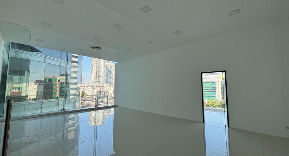 For rent office in Huai Khwang, Bangkok