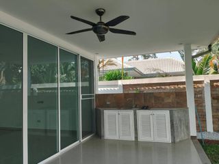 Haus zum Kauf mit 3 Zimmer in Bang Lamung, Chonburi