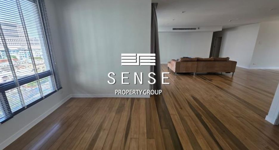 For rent 3 bedrooms condo in Watthana, Bangkok