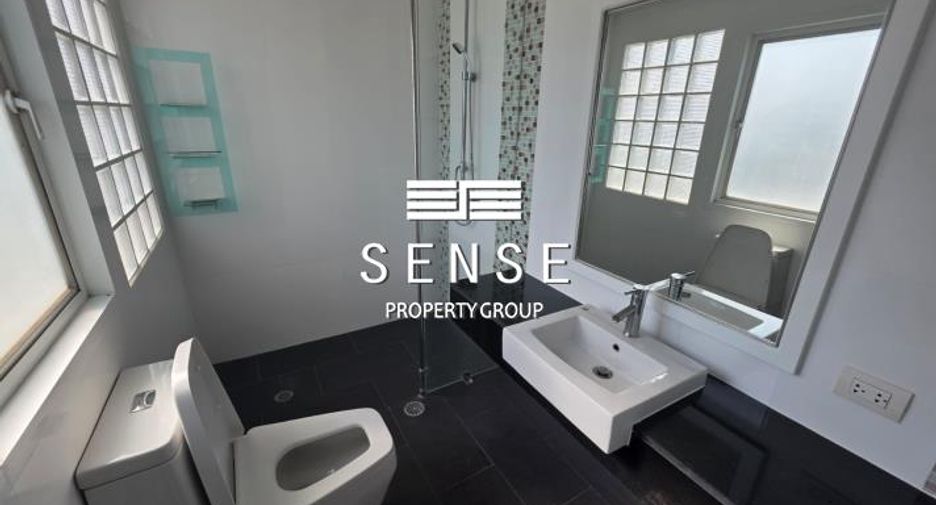 For rent 3 bedrooms condo in Watthana, Bangkok