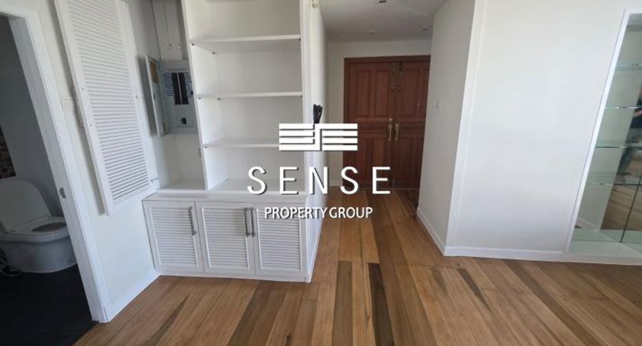 For rent 3 bedrooms condo in Watthana, Bangkok