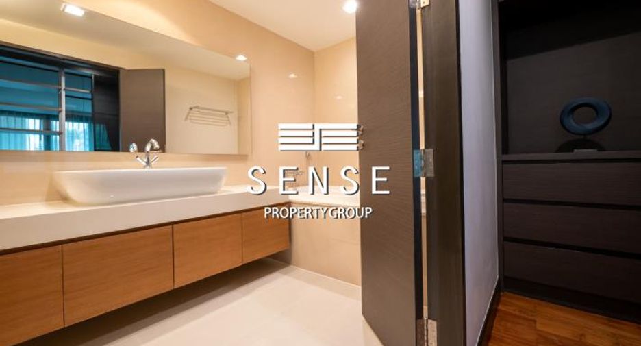 For rent 3 bedrooms condo in Watthana, Bangkok