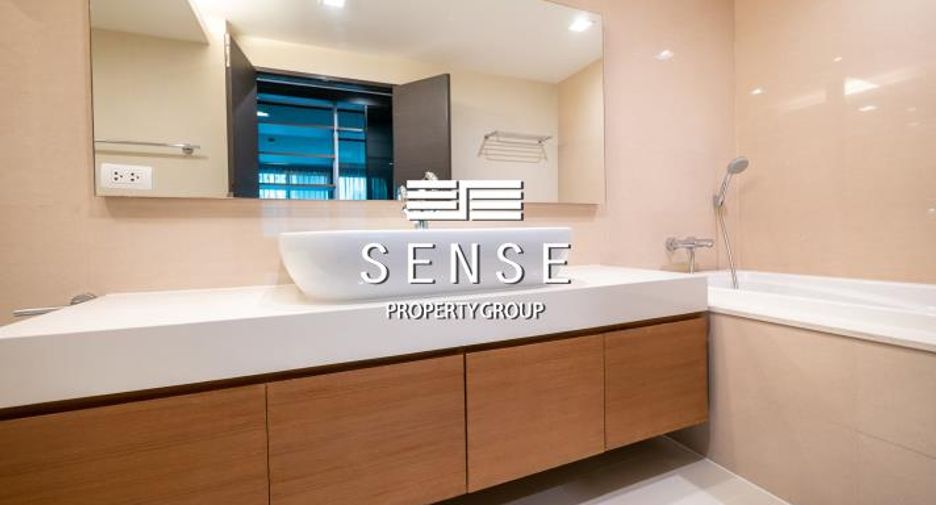 For rent 3 bedrooms condo in Watthana, Bangkok